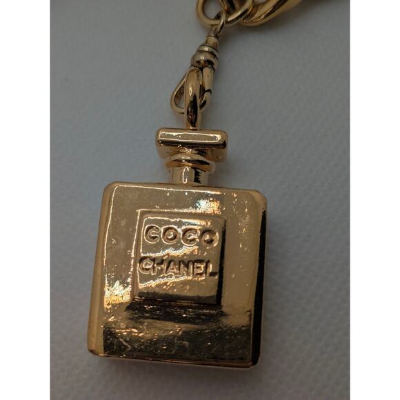 CHANEL GOLD BELT – NECKLACE WITH COCO CHANEL CHARM 32" EXCELLENT CON. ADJUSTABLE - Picture 6 of 8